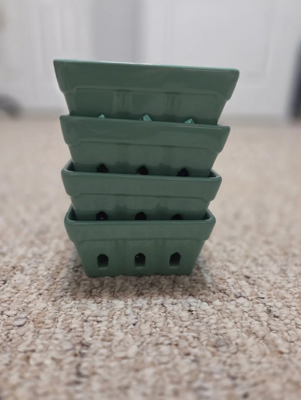 Set of 4 Ceramic Berry Baskets in Seafoam Green